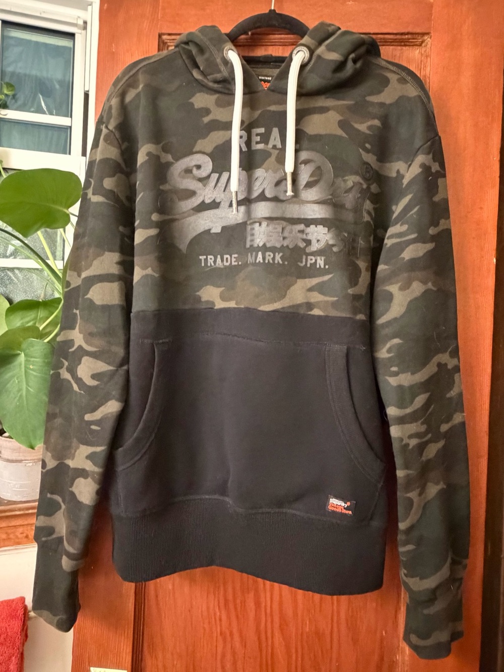 Superdry Heavy Black And Camo Logo Drawstring Hoodie With Pocket Size XL